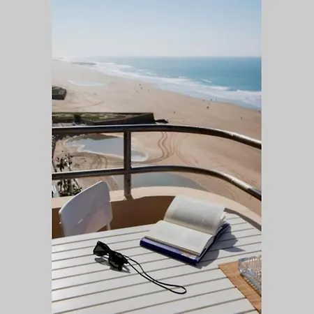 Gatu Bani Con Terraza Y Vista Frontal Al Mar, Preferente Mayores De 25 Anos Y Familias Cadix