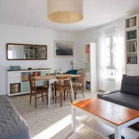 Gatu Bani Con Terraza Y Vista Frontal Al Mar, Preferente Mayores De 25 Anos Y Familias Cadix