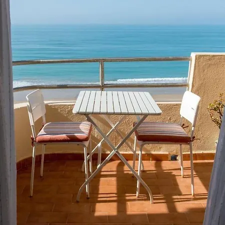 Gatu Bani Con Terraza Y Vista Frontal Al Mar, Preferente Mayores De 25 Anos Y Familias Appartement