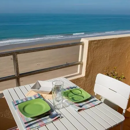 Gatu Bani Con Terraza Y Vista Frontal Al Mar, Preferente Mayores De 25 Anos Y Familias * Cadix