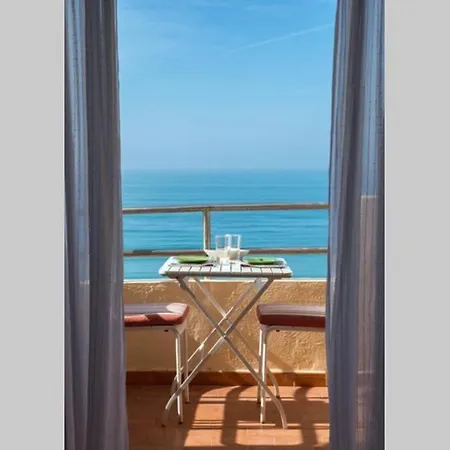 Gatu Bani Con Terraza Y Vista Frontal Al Mar, Preferente Mayores De 25 Anos Y Familias Cadix