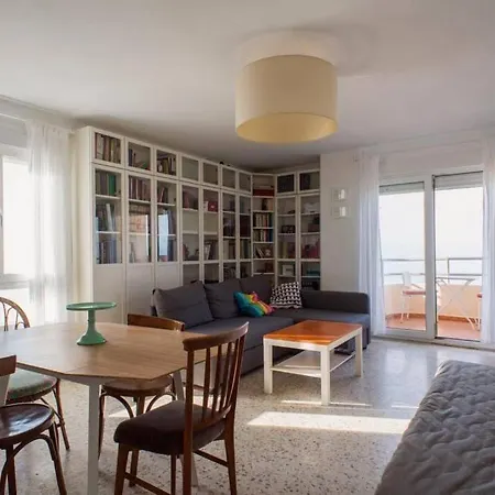 Appartement Gatu Bani Con Terraza Y Vista Frontal Al Mar, Preferente Mayores De 25 Anos Y Familias