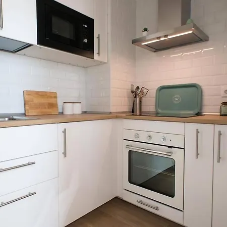 Gatu Bani Con Terraza Y Vista Frontal Al Mar, Preferente Mayores De 25 Anos Y Familias Appartement *