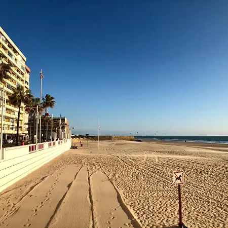Appartement Gatu Bani Con Terraza Y Vista Frontal Al Mar, Preferente Mayores De 25 Anos Y Familias