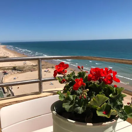 Appartement Gatu Bani Con Terraza Y Vista Frontal Al Mar, Preferente Mayores De 25 Anos Y Familias *